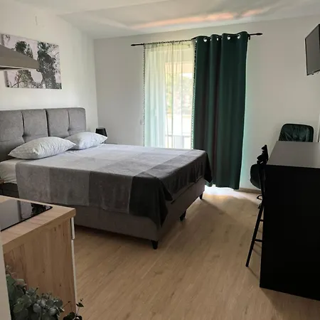 Apartment Maris *
